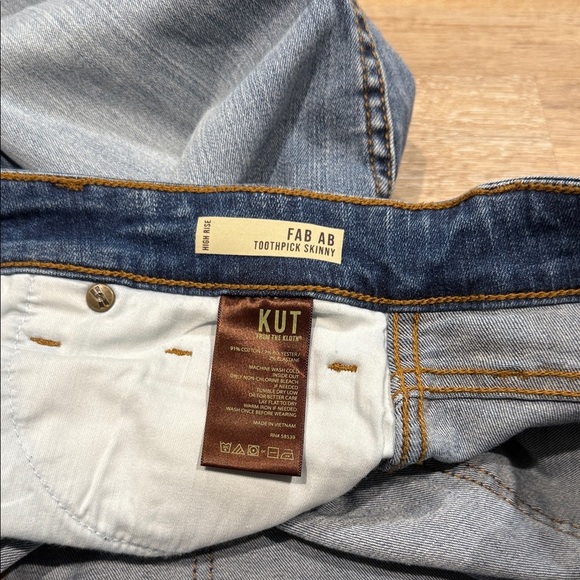 Kut from the Kloth Size 10 High Rise Faded Blue Toothpick Skinny Jeans - Picture 10 of 12